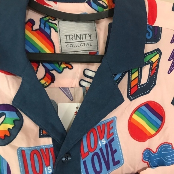 Trinity collective Sz S buttoned down short sleeve shirt NWT Rainbow graphic - Picture 3 of 4